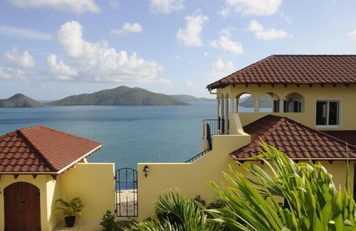 Wesley Will Villa | See our Christmas in Paradise Special! This is the perfect place for you!