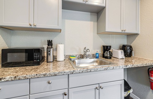 Homosassa Apartment | See the Manatees! Homosassa Studio 2 Mi to River