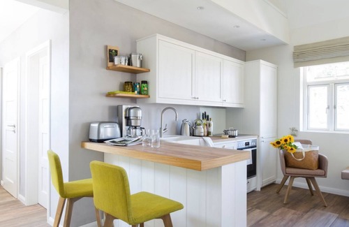 Nieby House | Seegras, das Reetdach Doppelhaus für 4-5 Personen mit Schönem Birkblick