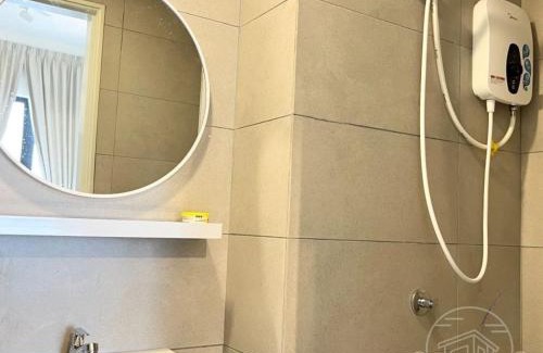 Batu Caves Apartment | Selayang 168 Park Mall-6 Pax-3 Bedroom-2 Parking Free-Free Shutter Bus to Hospital Selayang