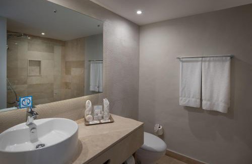 Playa Chiquita Hotel | Select at Casa Marina Adults Only All Inclusive