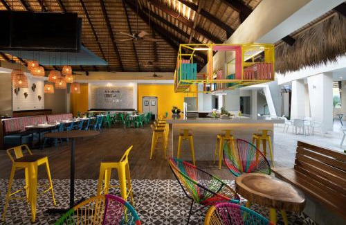 Playa Chiquita Hotel | Select at Casa Marina Adults Only All Inclusive