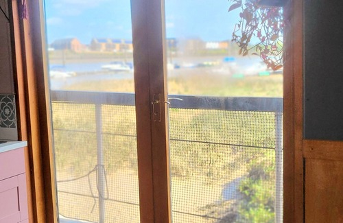 Eccles Boat Rental | Self-catering cabin on a 185 year old wooden Lightship.
