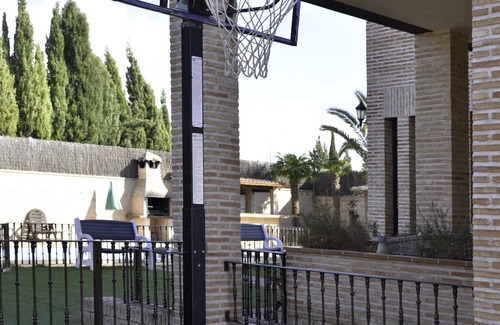 Olias del Rey Cottage | Self catering El Retiro de Toledo for 12 people