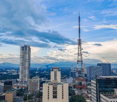South Triangle Apartment | SELF CHECK IN studio in Manila PH