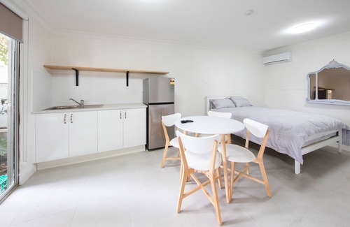 Wollongong Apartment | Self contained studio - Beach Shack