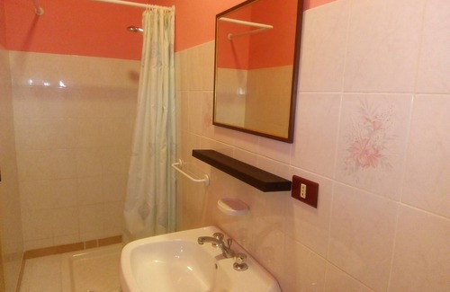 Marina di Montenero Villa | Self-management room for 5 people with private bathroom.