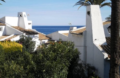 Bahia Dorada House | semi-detached two foor flat. Frontline on the beach in Estepona, Bahia Dorada.