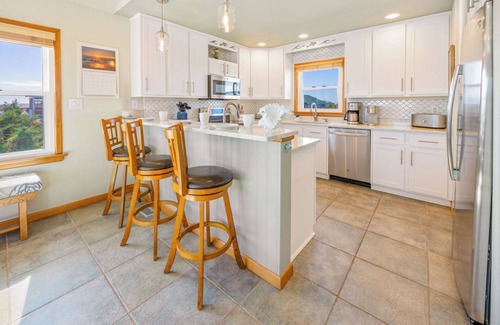 Hatteras Island House | Semi-Oceanfront w/Hot Tub, Game Room, Wet Bar, Cmty Pool and Tennis/Pickleball