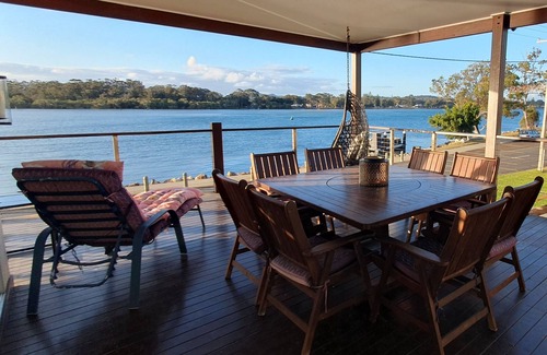 Dunbogan Apartment | Sensational Waterfront Apartment