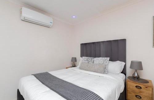 Cape Town House | Serena Inn room 4