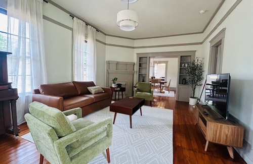 Waxahachie House | Serene 3-bed 2.5 bathhouse with large yard in Waxahachie