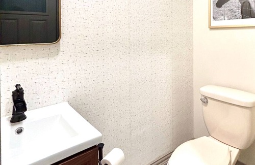 Waxahachie House | Serene 3-bed 2.5 bathhouse with large yard in Waxahachie