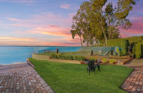 Toukley Villa | Serene 5 BDRM Villa with Pool