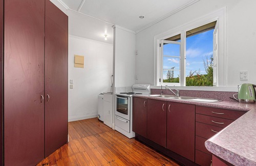 Waipu House | Serene Cove Escape - Waipu Holiday Home