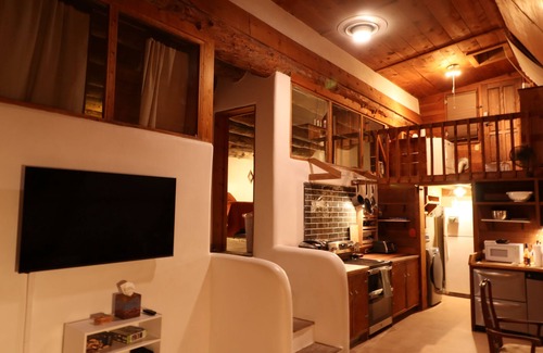 El Prado House | Serene Earthship near Taos w/Hot Tub, King Suite, Mountain Views & Outdoor Gym
