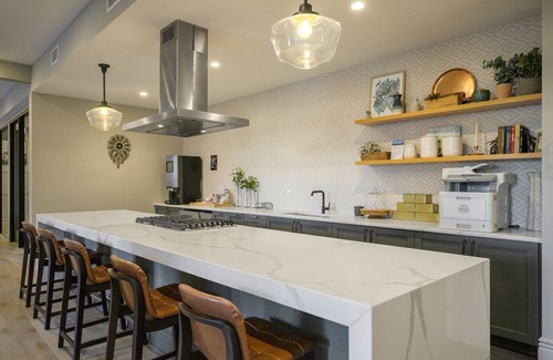 Elmhurst Apartment | Serene Elmhurst 1BR w/Lounge, Pool & Gym nr Metra, by Blueground