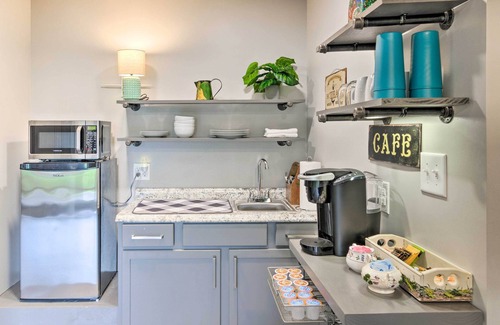 Franklin Apartment | Serene Escape w/Mountain Views, Near Dtwn!