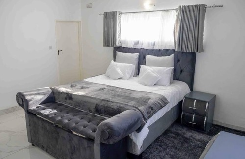 Bulawayo House | Serene four bedroom family home within walking distance of local amenities.