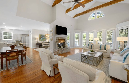 Debordieu Colony House | Serene Golf Course retreat nestled in the heart of DeBordieu