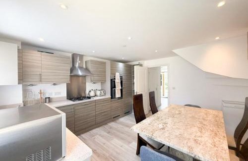 Bromley Common and Keston House | Serene Home ideally connected to Central London