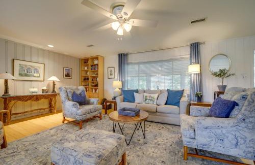 Lake Junaluska Apartment | Serene Lake Junaluska Gem Deck and Mountain Views