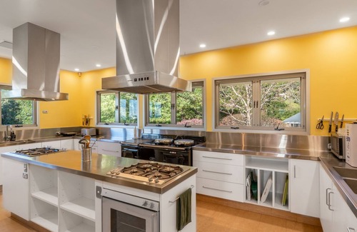 Jamberoo House | Serene luxury home with tranquil views on mountain tops