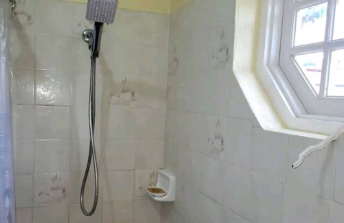 Buff Bay House | Serene One B/Room home with AC ,WIFI and Heating .