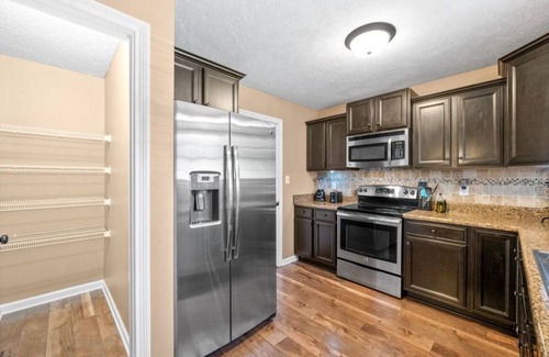 Clarksville House | Serene Retreat Near Fort Campbell and Casino - Family and Pet Friendly