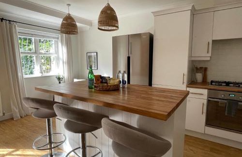 Rusholme House | Serene Retreat Sleeps 6 with Garden