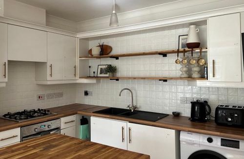 Rusholme House | Serene Retreat Sleeps 6 with Garden