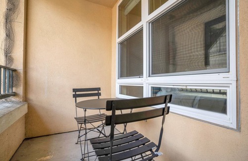 San Bruno Apartment | Serene San Bruno 1BR w/Pool, Gym & W/D, near highways, by Blueground