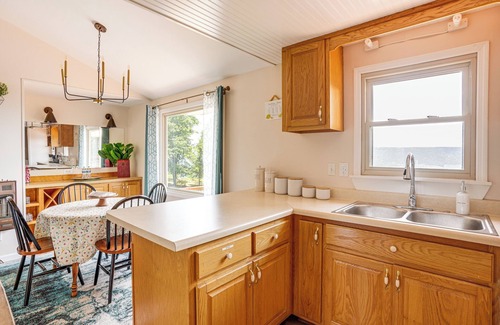 Trenton House | Serene Trenton Home w/Pool & Mountain Views!