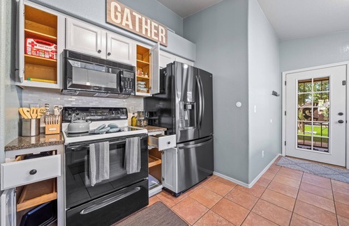 Dove Mountain House | Serene Vacation Home - Trails, Golf & Dining!