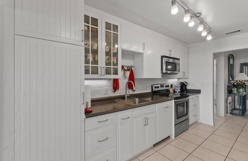 Myrtle Trace Villa | Serene Venice Villa- 15 Minutes to the Beach