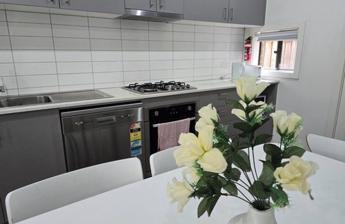 Pakenham House | Serenity 7 - Whole House