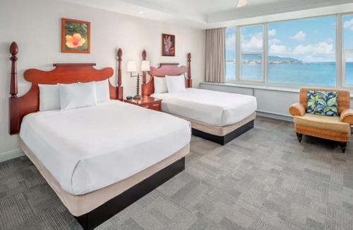 Kahului Hotel | Serenity by the Waves: Four Ocean Front Rooms & Pool Oasis | Near Hoaloha Park