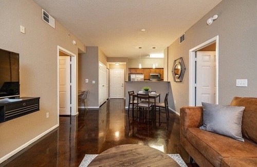 Channel District Apartment | π Serenity in Channelside + DBL Master 2/2 MidRise