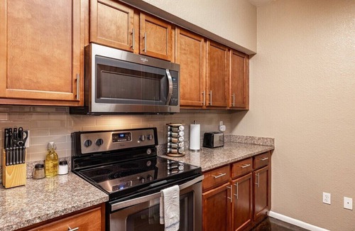 Channel District Apartment | π Serenity in Channelside + DBL Master 2/2 MidRise
