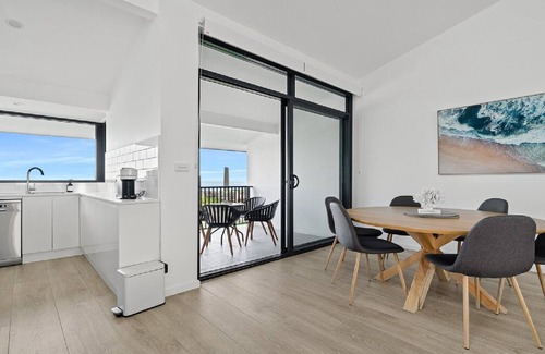 The Entrance North House | Serenity on the Sand.