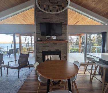 Central Alberta House | Serenity on the Vista's Point at Lac La Nonne
