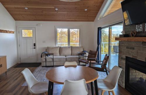 Central Alberta House | Serenity on the Vista's Point at Lac La Nonne