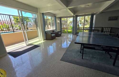 Oceanside Resort | Serenity Sands: Oceanside Resort Studio Near Beach, King bed, kitchen, pools