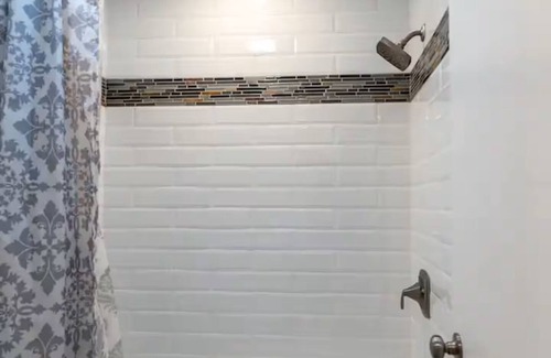 Oceanside Resort | Serenity Sands: Oceanside Resort Studio Near Beach, King bed, kitchen, pools