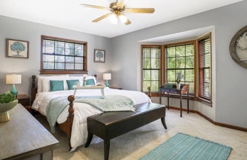 Mandarin House | Serenity Stay, Great for Groups, Rec Room, Firepit