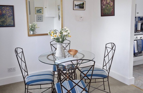 Helford Passage Cottage | Set in nine acres and enjoying beautiful surroundings and views.