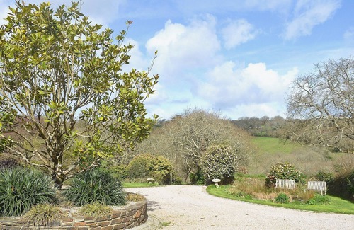 Helford Passage Cottage | Set in nine acres and enjoying beautiful surroundings and views.