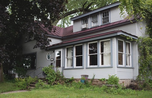 Stevens Point House | Settle Inn