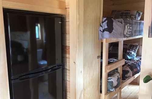 Weikert Cabin | Seven Mtn Vista FirePit Hammock Deck Private