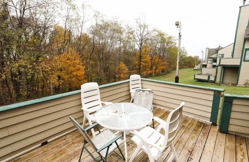 Seven Springs Condo | Seven Springs 2 BR Deluxe Condo with Mountain Views by RedAwning